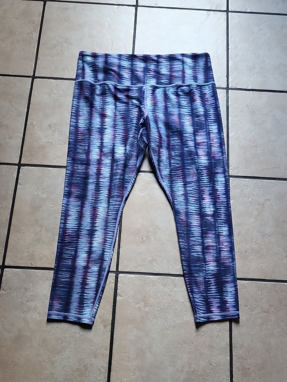 Athleta Blue and Purple Tie-Dye Capri Leggings